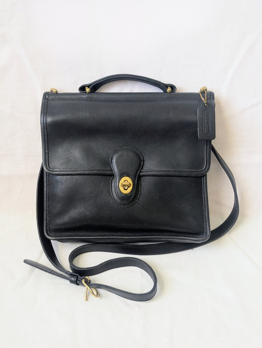 Legacy COACH WILLIS Black Leather Vintage Crossbody Bag No 9927. Rare to find